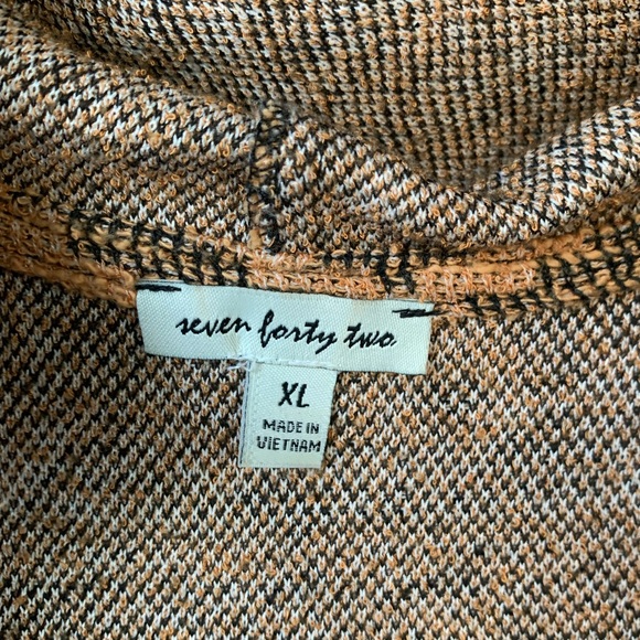 Seven Forty Two (XL) Long, Sleeveless Duster/Cardigan with hoodie - Picture 5 of 7